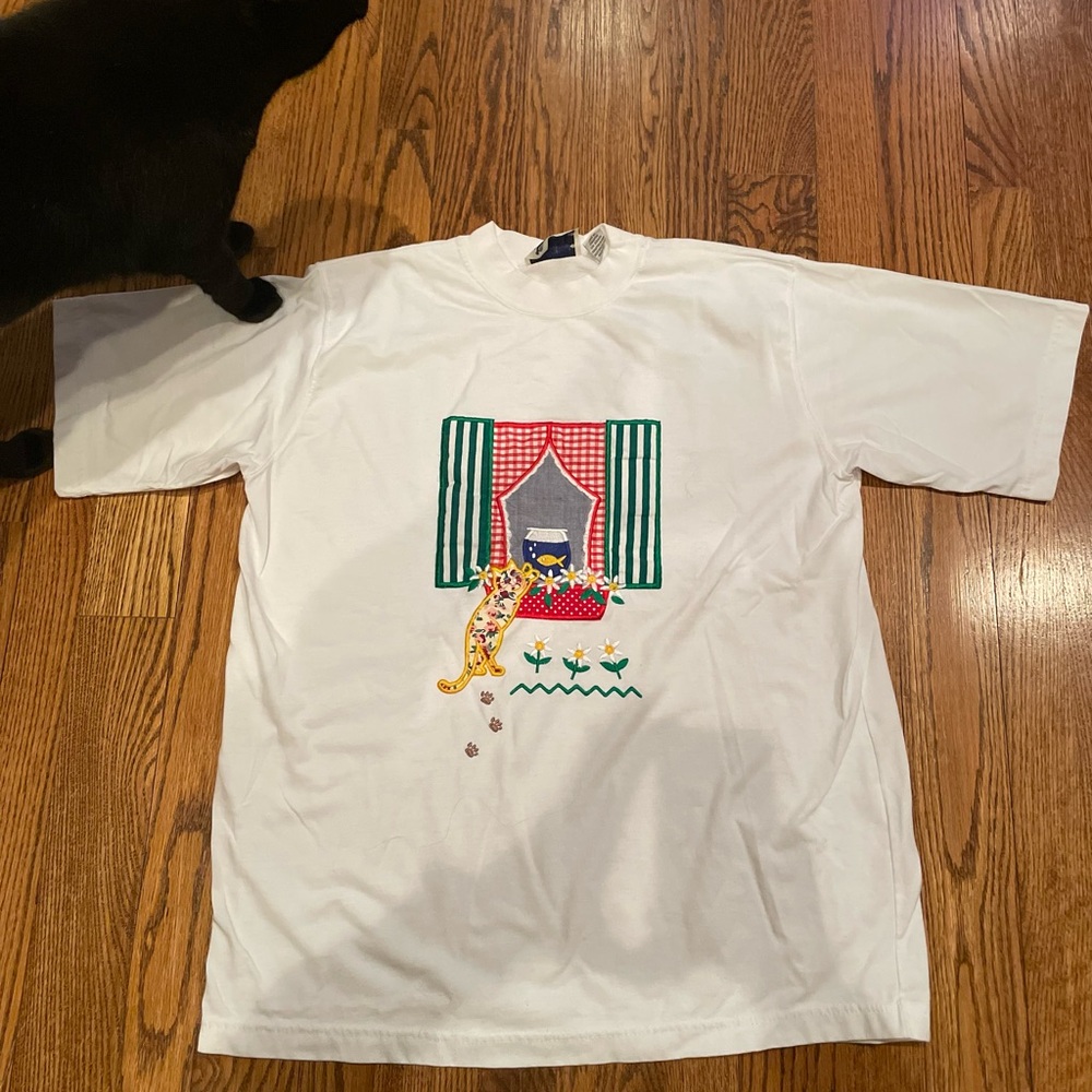 Great vintage white cat t